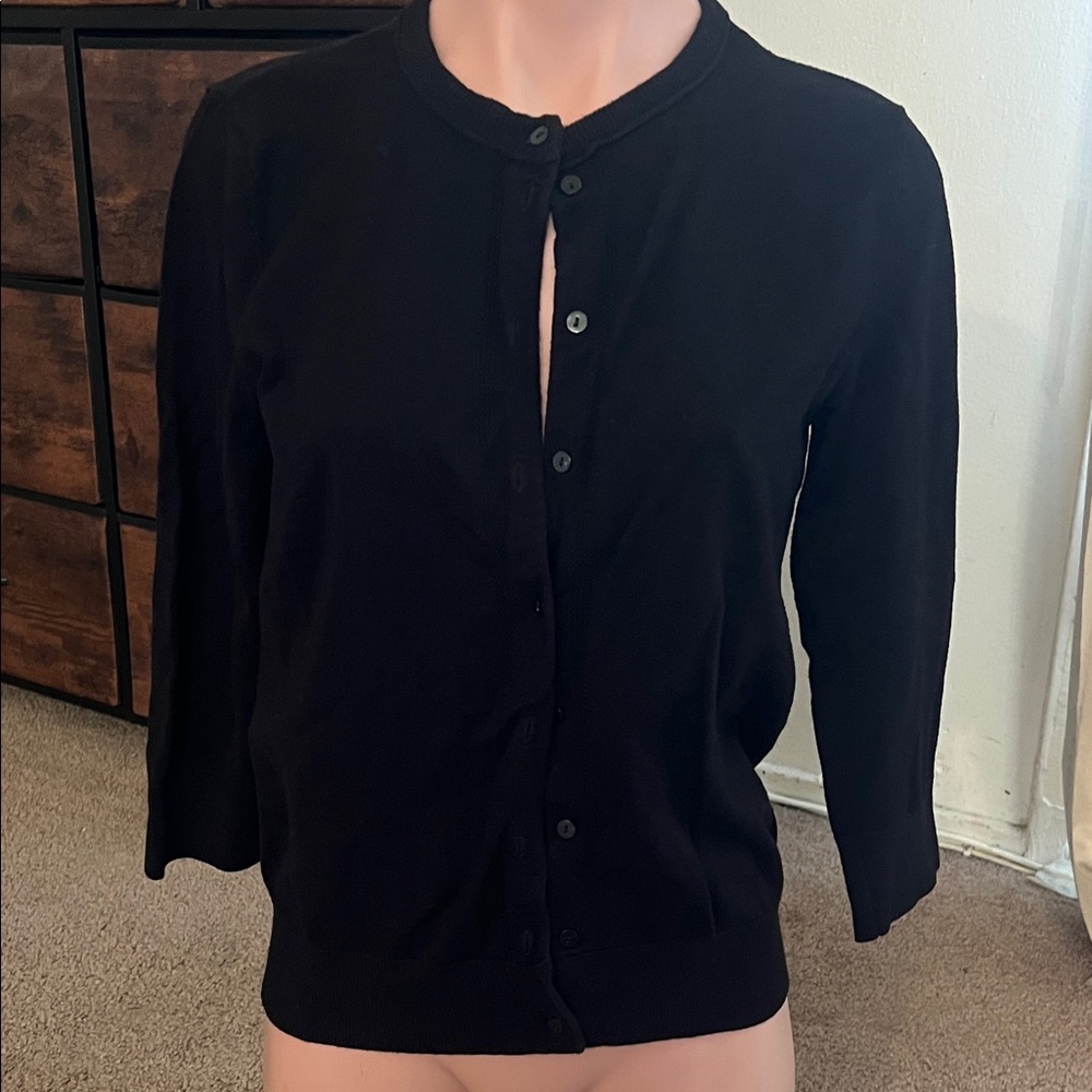 #127 Ellen Tracy Elegant Black Knitwear